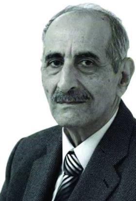 كمال مظهر أحمد